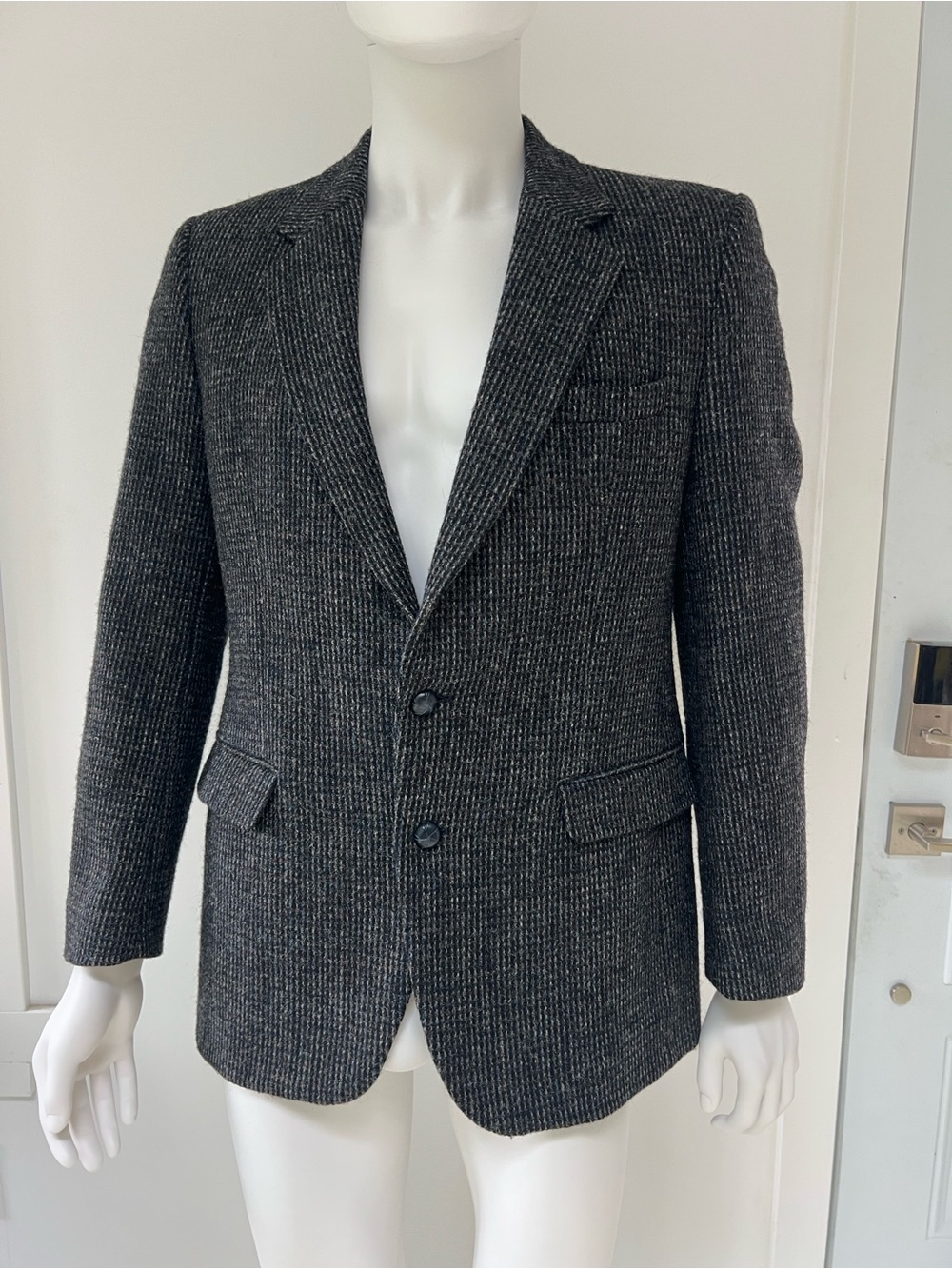 Men's Hand Woven Herringbone Tweed Blazer ,100% Virgin Scottish wool Size 36
